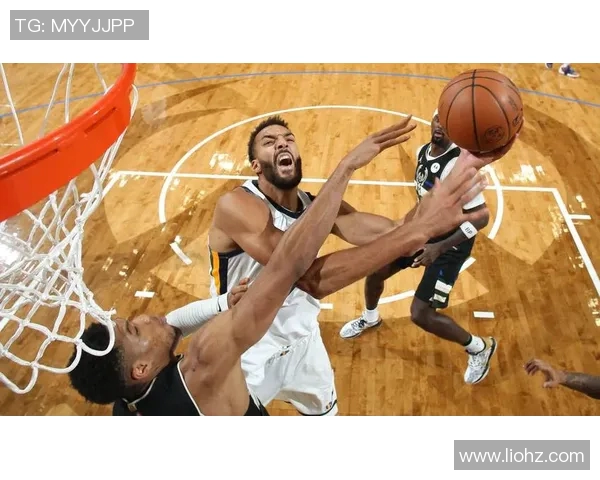 字母哥与戈贝尔的巅峰对决谁能在NBA赛场上笑到最后 字母哥与戈贝尔的巅峰对决谁能在NBA赛场上笑到最后