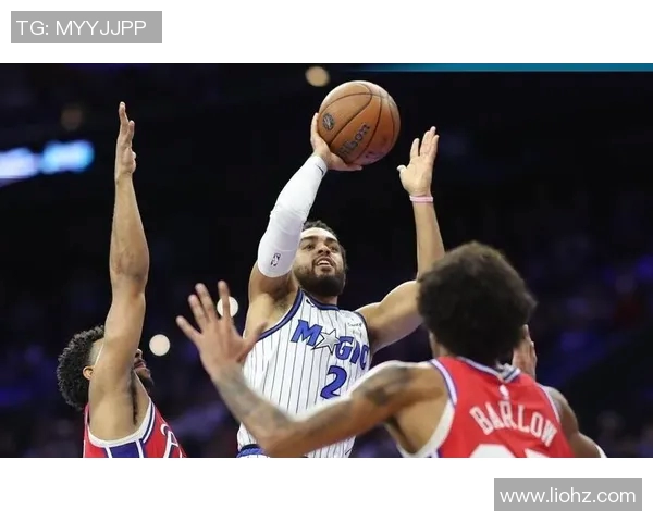 季前赛激战76人对决魔术双方球星表现引人注目精彩瞬间回顾