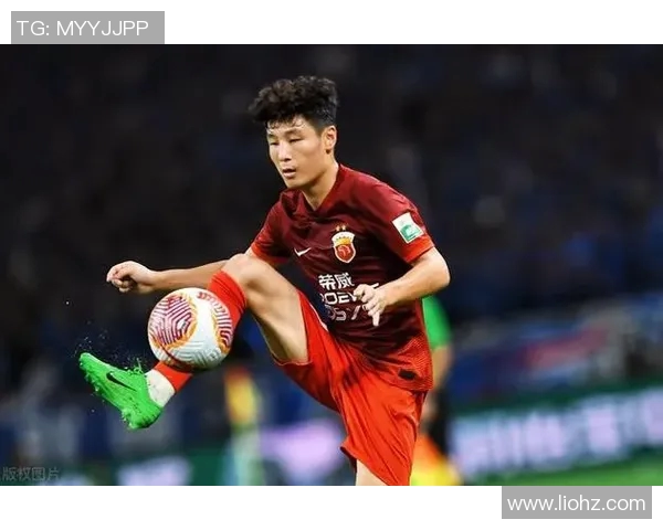 武磊与秦升的对决：从球场争锋到场外故事的深度解析