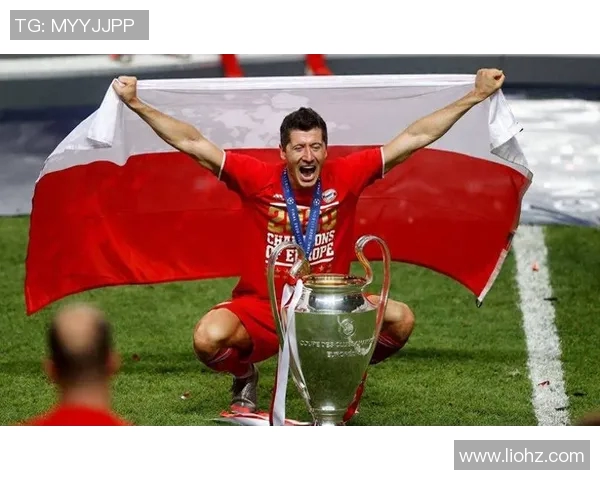 莱万:从足坛巨星到传奇教练的华丽转身与未来展望 莱万:从足坛巨星到传奇教练的华丽转身与未来展望