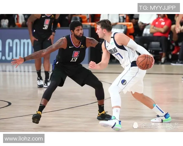 丁彦雨航与乔治的巅峰对决谁能在赛场上笑到最后