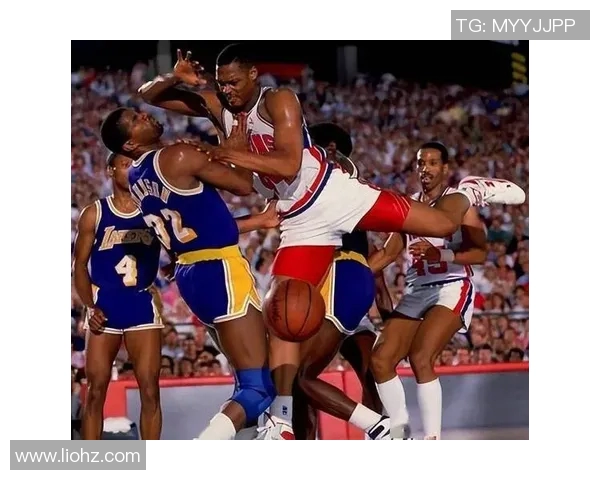 乔丹与坏孩子军团的巅峰对决精彩瞬间回顾与分析 乔丹与坏孩子军团的巅峰对决精彩瞬间回顾与分析