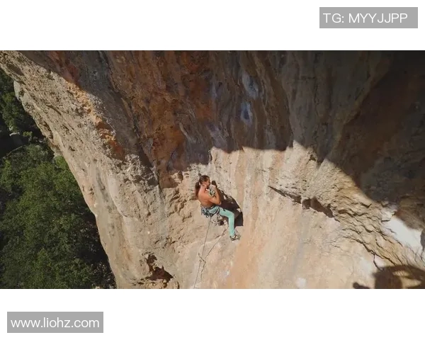南京攀岩队的节奏揭秘:攀岩巨献带你领略极限运动的魅力与挑战