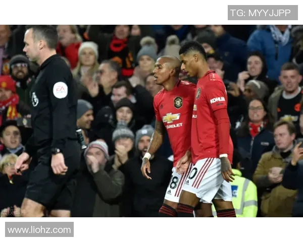 快船与山猫激战正酣2月27日精彩对决引发球迷热议