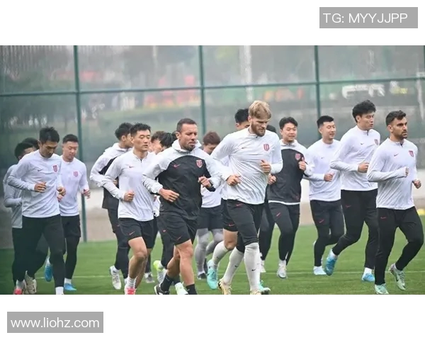 成都足球队在邀请赛中以59分稳居积分榜首位展现强劲实力 成都足球队在邀请赛中以59分稳居积分榜首位展现强劲实力